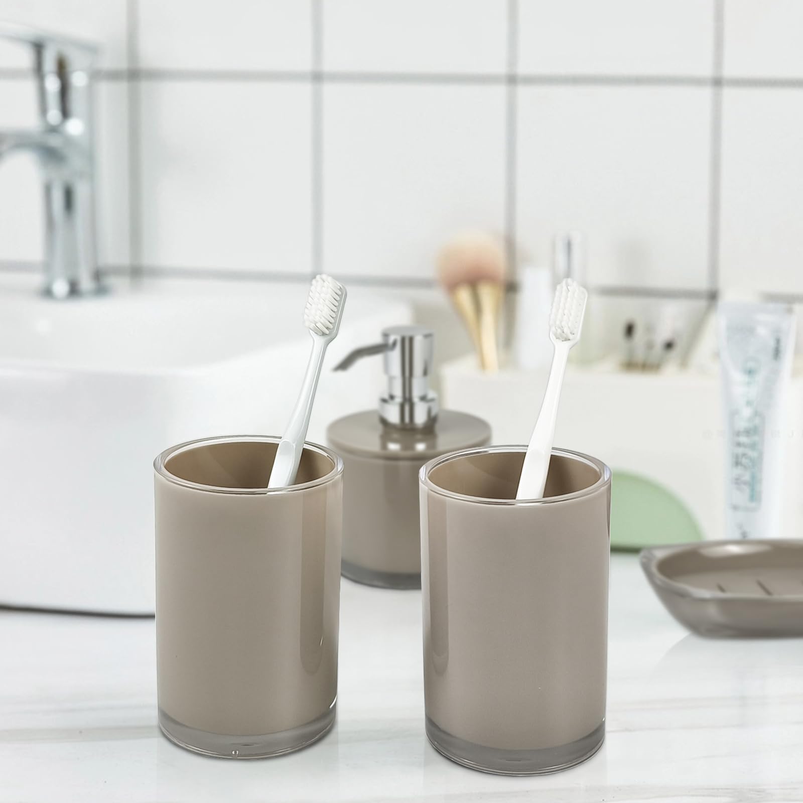 Juego de accesorios de baño gruesos, juego de accesorios de baño de 4 piezas con 2 vasos para cepillo de dientes, dispensador de jabón, dispensador de jabón (marrón claro)