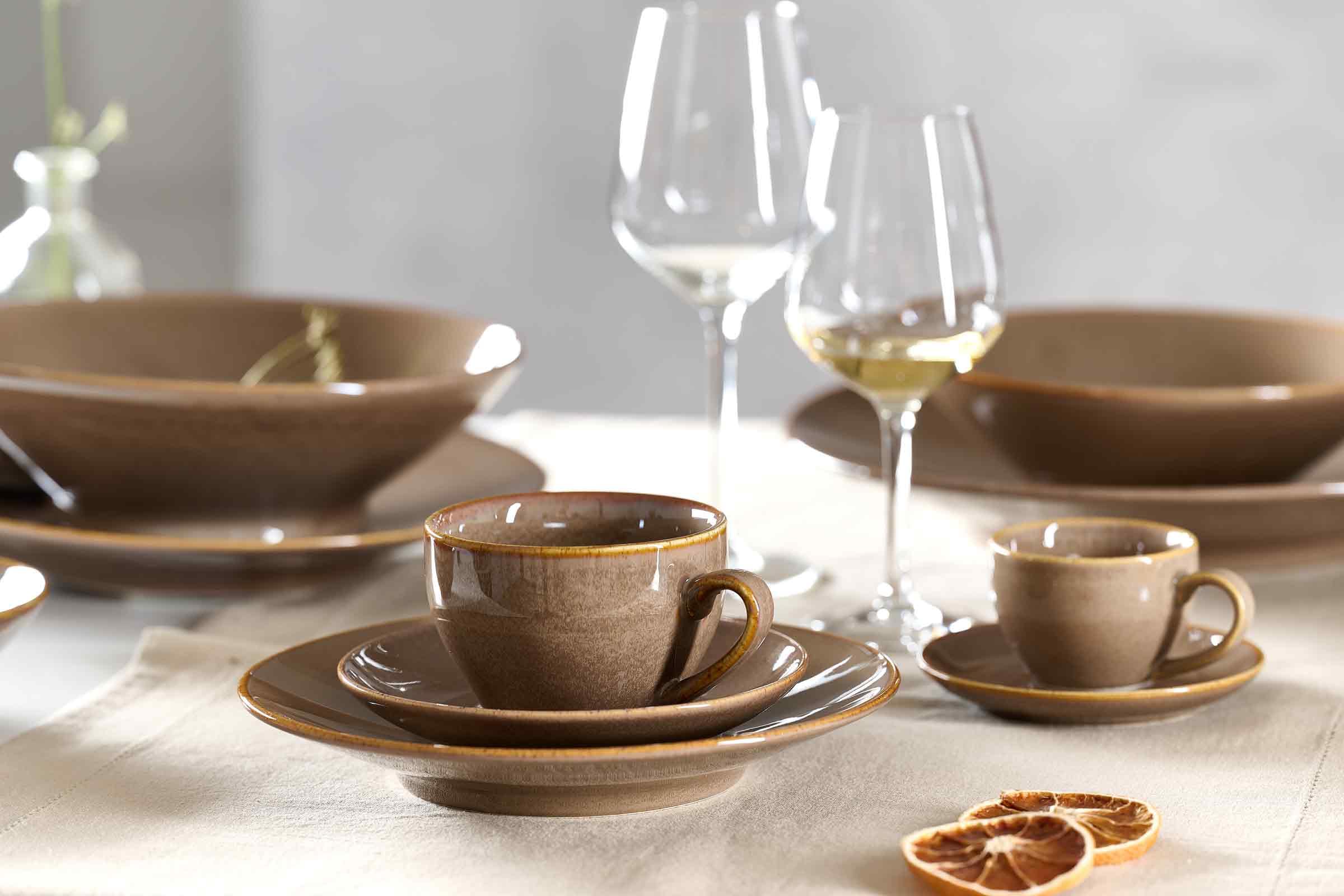 Ritzenhoff & Breker Sahara Espressotassen mit Untertassen 6er Set | 100 ml | Rustikaler Handmade-Look durch Reaktivglasur, Sanfte Sandtöne | Porzellan, Spülmaschinenfest | Braun-Mix
