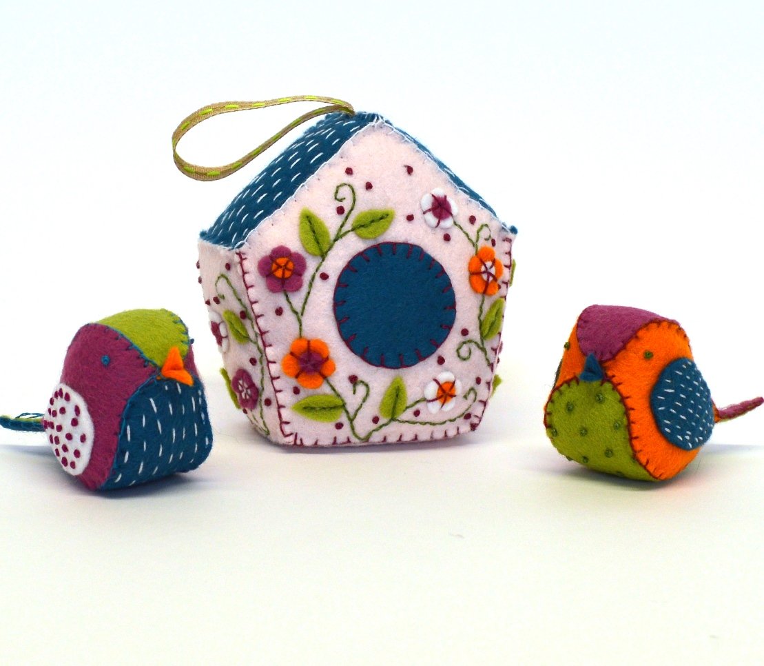 Corinne LapierreFelt Birdhouse and 2 Birds Sewing Craft Kit, Multi-Colour, One Size