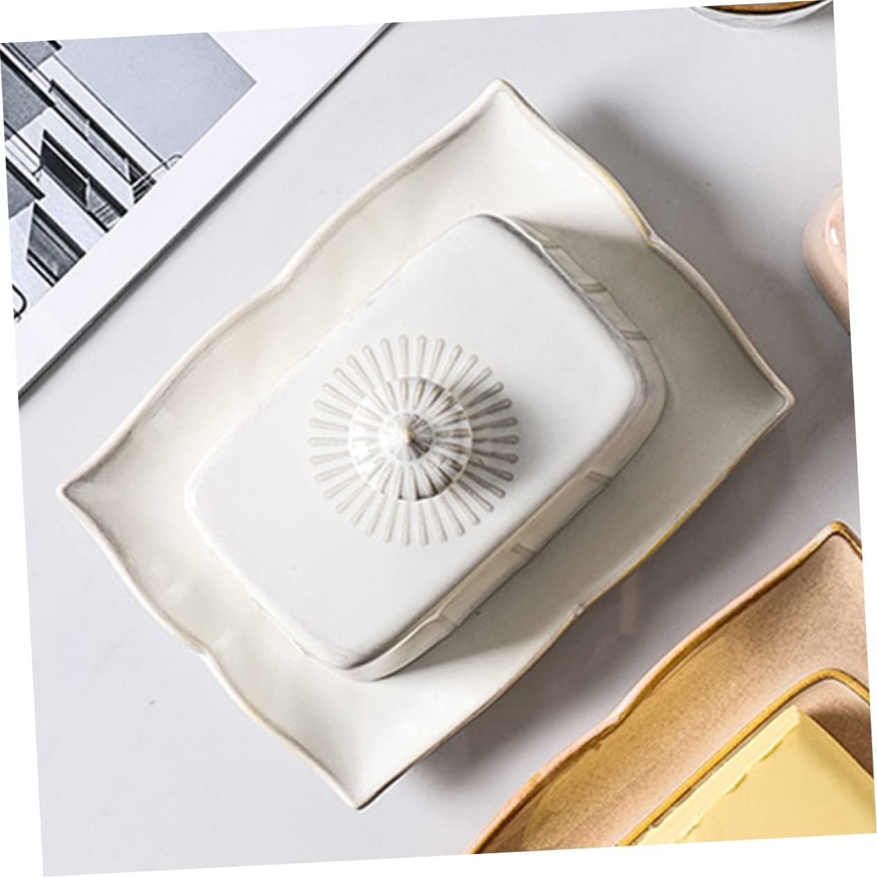 Ceramic Butter Plate with Creative Lid Airtight Food Serving Dish for Snacks and Butter Non Fading Porcelain Plate for Home Shops Dessert Shops Practical and Design