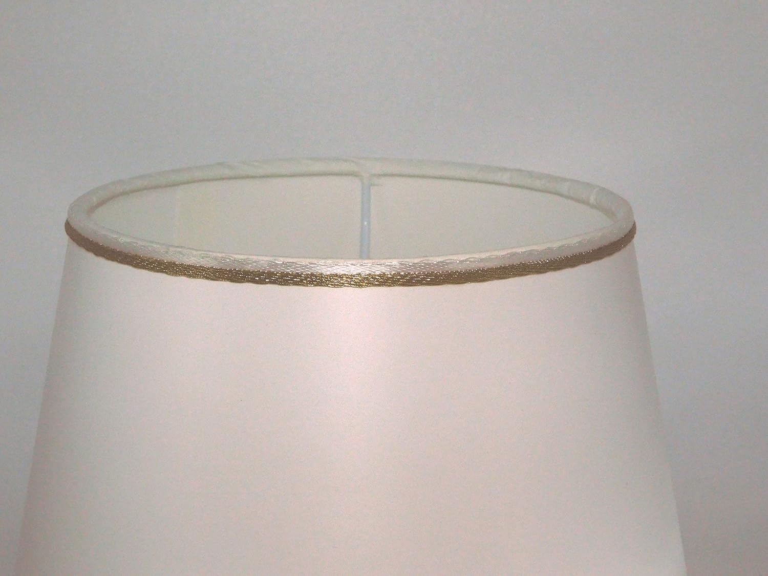Paolo Rossi paralume prime moderno cappello modello cinese in tessuto bianco e PVC con rifinitura oro - produzione propria - made in Italy (diametro cm 50)