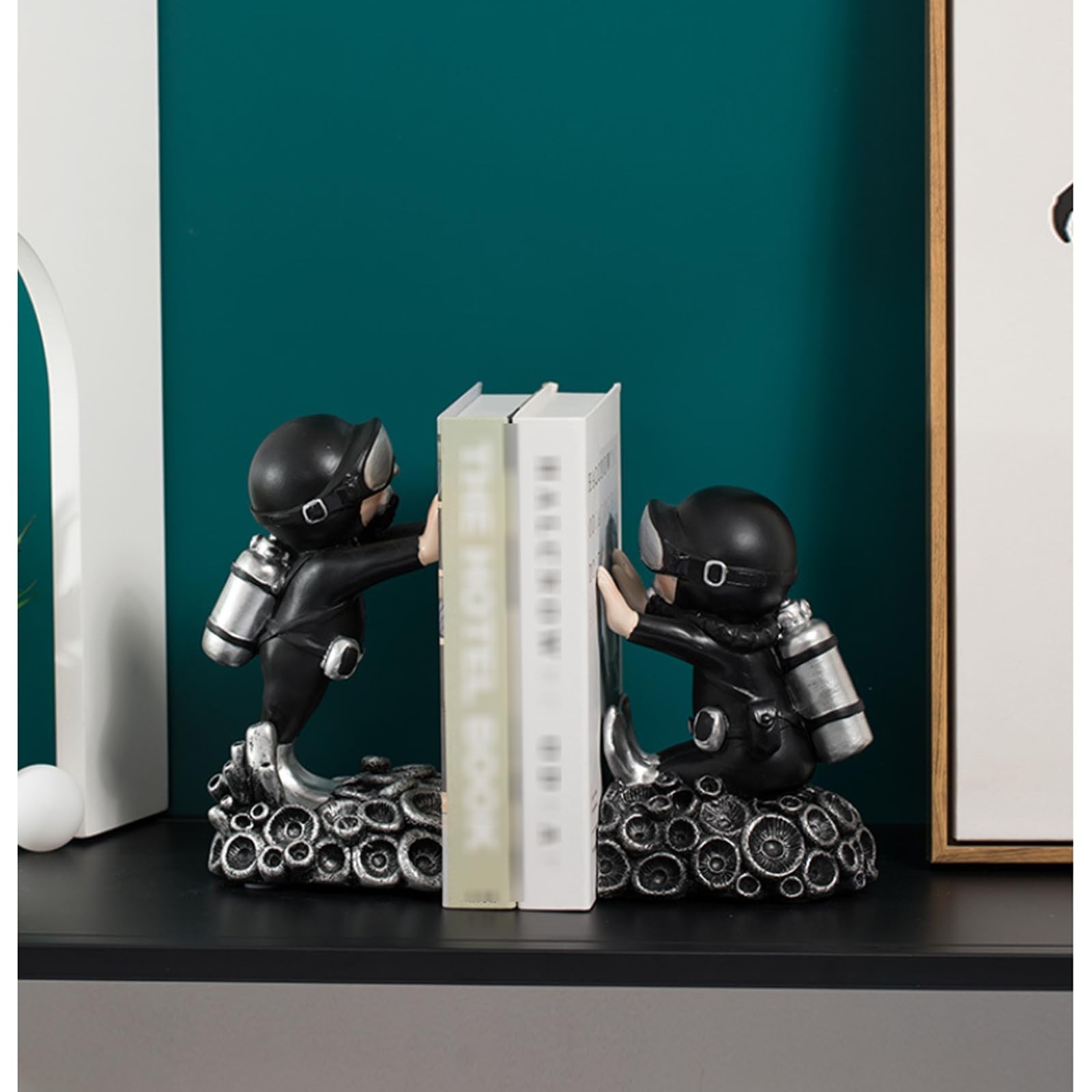 Sujetalibros Decorativos para Buzo Creativo, un par de sujetalibros de Escultura de Buzo de pie y Sentado, Figura de Buzo única de Resina, Soporte para Libros