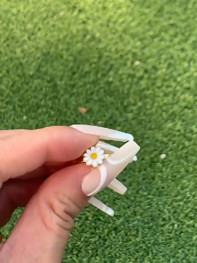 Amazon.com: Tiny Daisy Flower Fidget Spinner Rings for Women
