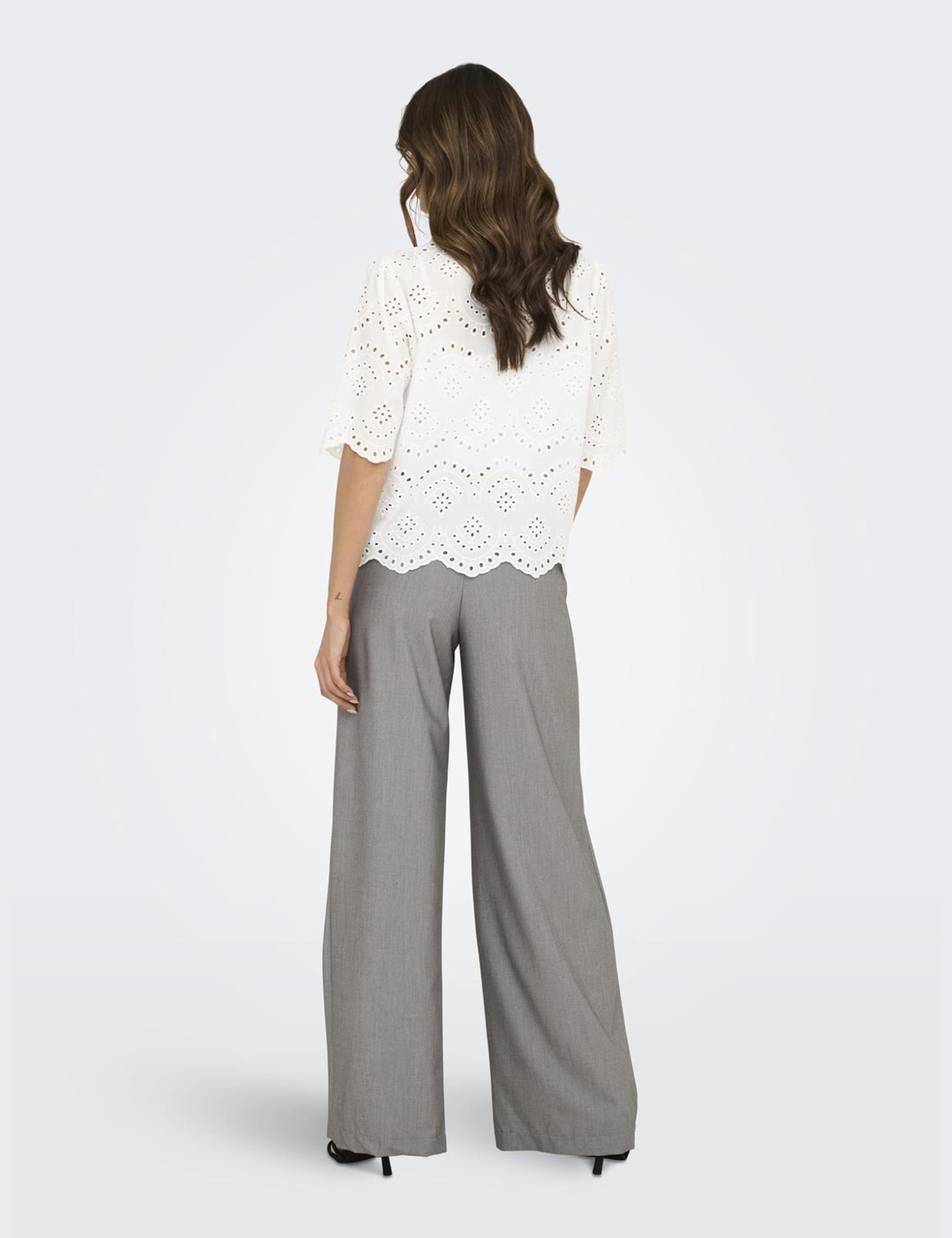 ONLY Damen Bluse Kurzarm Rundhals Kentkragen Knopfleiste Unifarben Modisch
