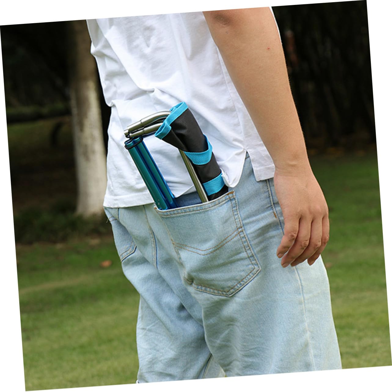 Sgabello Portatile per Campeggio Comodo Sgabello Realizzato in Materiale di Resistente e Stabile Accessorio da Spiaggia Versatile Adatto per Uso in Cortile e Campeggio