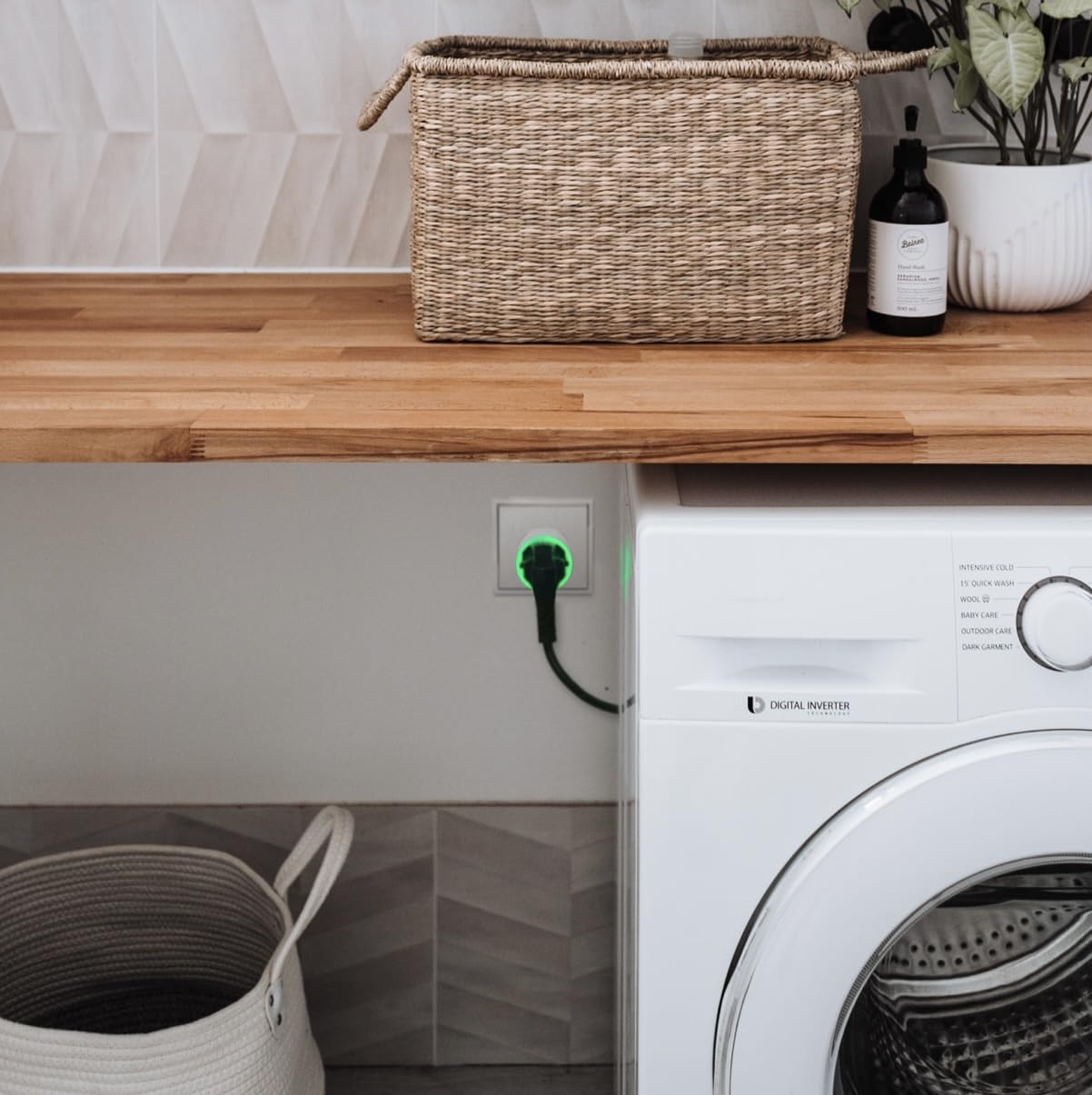 HomeWizard Energy Socket, WLAN Smart Steckdose mit Echtzeitüberwachung und App Steuerung, Geeignet für Balkonkraftwerk, präzise Energiemessung und Fernsteuerung, Weiß, 2er Pack