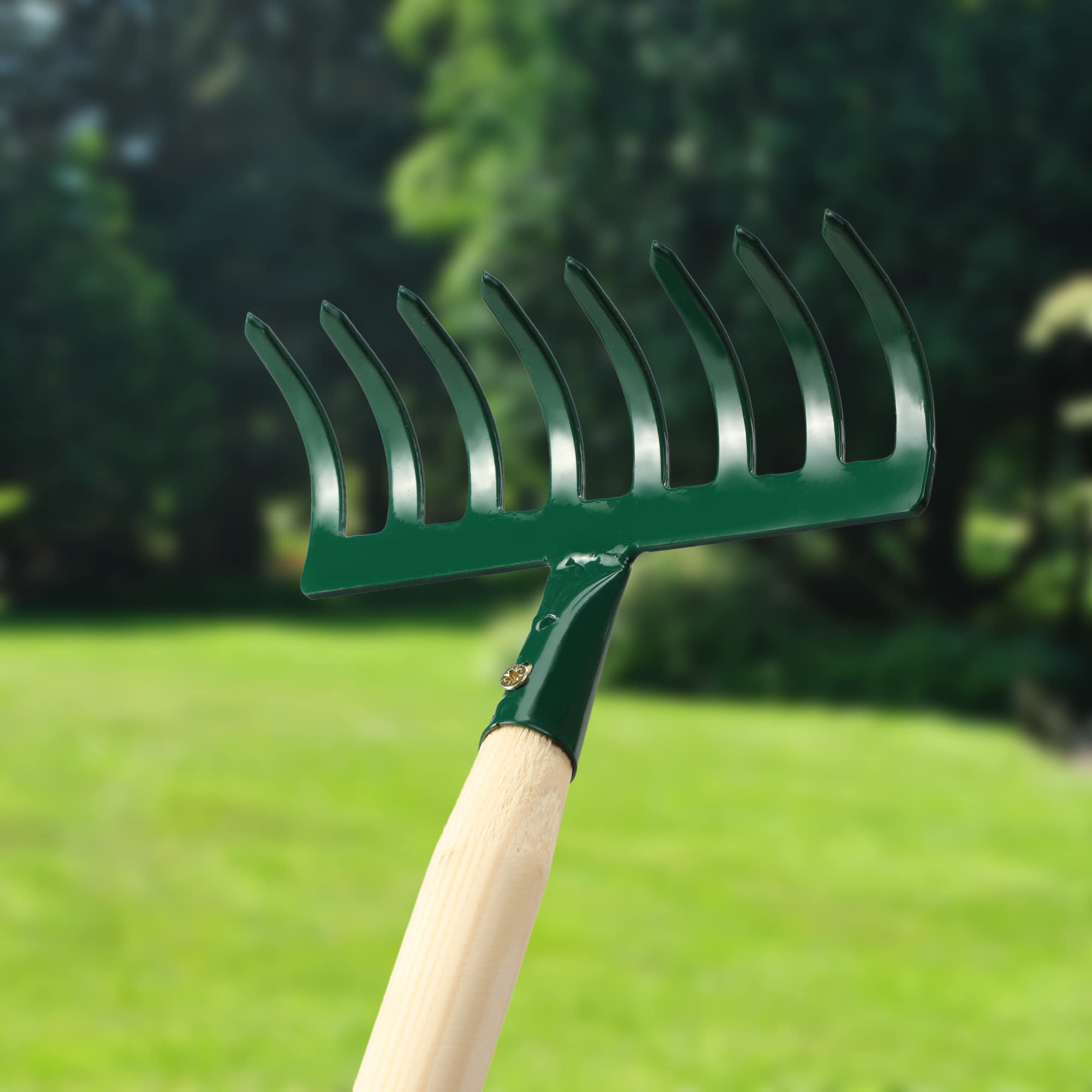 KADAX Petit râteau manuel en métal avec manche court en bois pour le jardinage, râteau de jardin durable pour ameublir le sol et enlever les mauvaises herbes (vert, 8 dents)