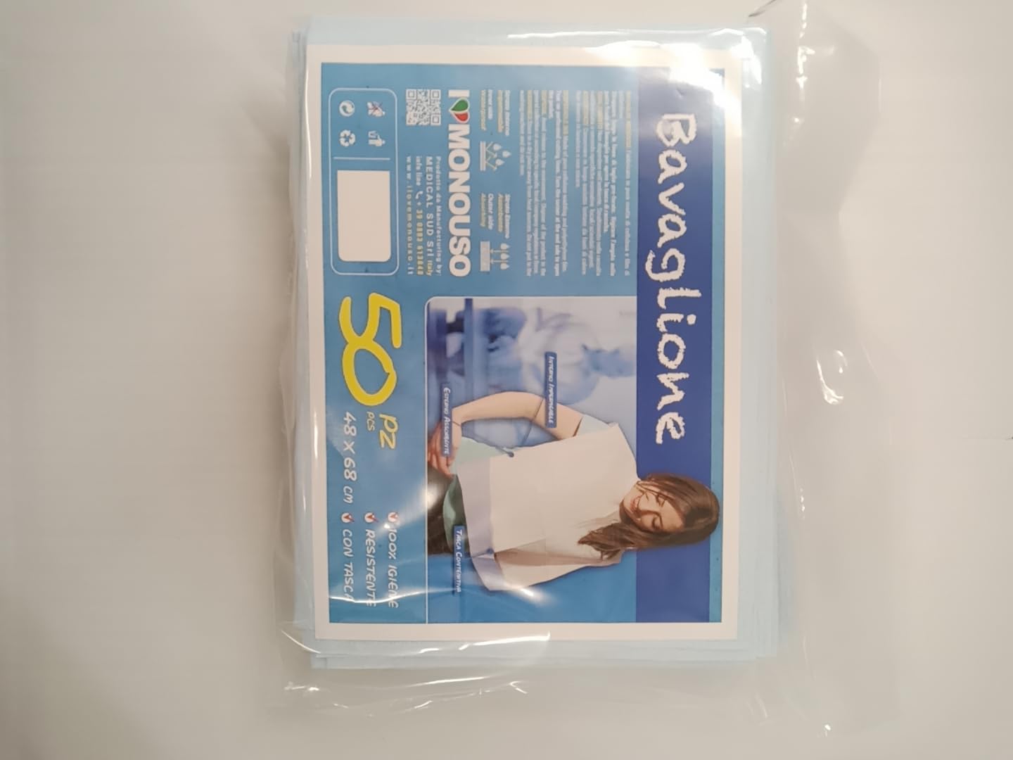 MEDICAL SUD PROFESSIONAL Bavoirs jetables pour adultes en cellulose et en polyéthylène avec poche de collecte absorbantes et imperméables, fabriqués en Italie
