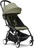 عربة أطفال Stokke YOYO3 من عمر 6 أشهر - تتضمن مظلة مقعد زيتونية بإطار أسود - تطوى للداخل والخارج في لمح البصر - خفيفة الوزن وصغيرة الحجم - متوافقة مع الحمل