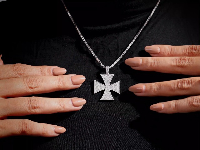 Dfine Jewelry Store 925 Sterling Silver Iced Out Cross Pendant for