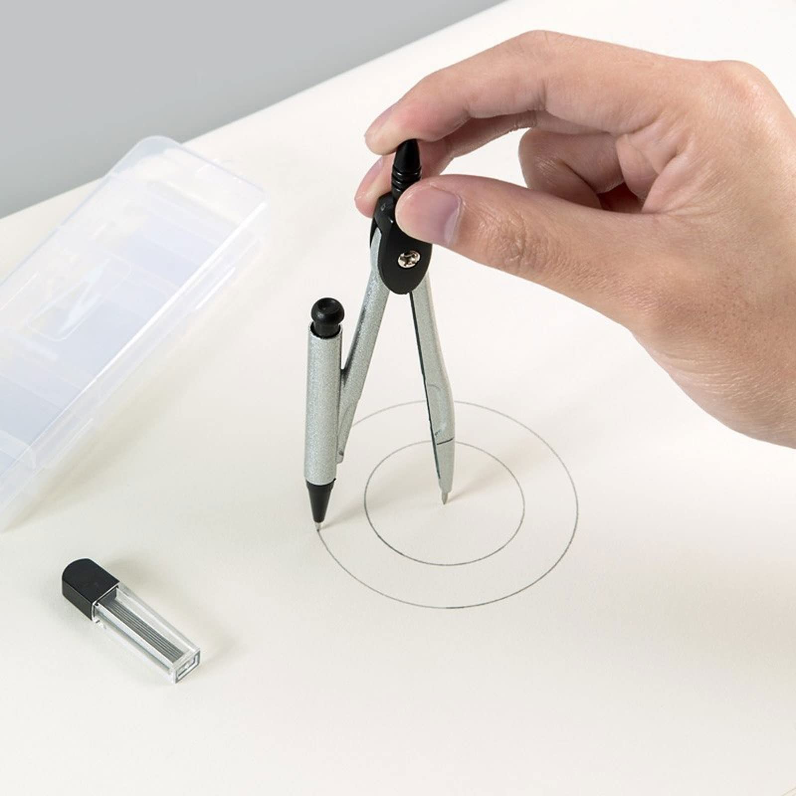 Kreis-Zeichenwerkzeug, kreisförmiges Messgeräte-Set, Mathe-Kompass, Geometrie-Set mit Zirkel-Minen-Nachfüllungen for die Schule, Zuhause und das Büro