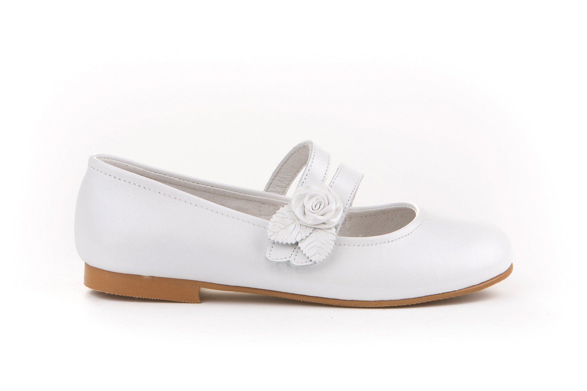 Zapatos de niña Fabricados en Piel para Ceremonia. Calzado de niña Hecho a Mano - MiPequeña Modelo 990v Color Beige.
