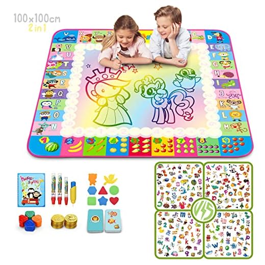 Sunyjoy Agua Dibujo Pintura, 2 en 1 Alfombras de Juego y Alfombra de Agua Doodle, Esteras de Agua Doodle con Bolígrafos, Libro Mágico, Plantillas, Etiquetas, Cartas y Monedas de Oro (100 X 100 CM)