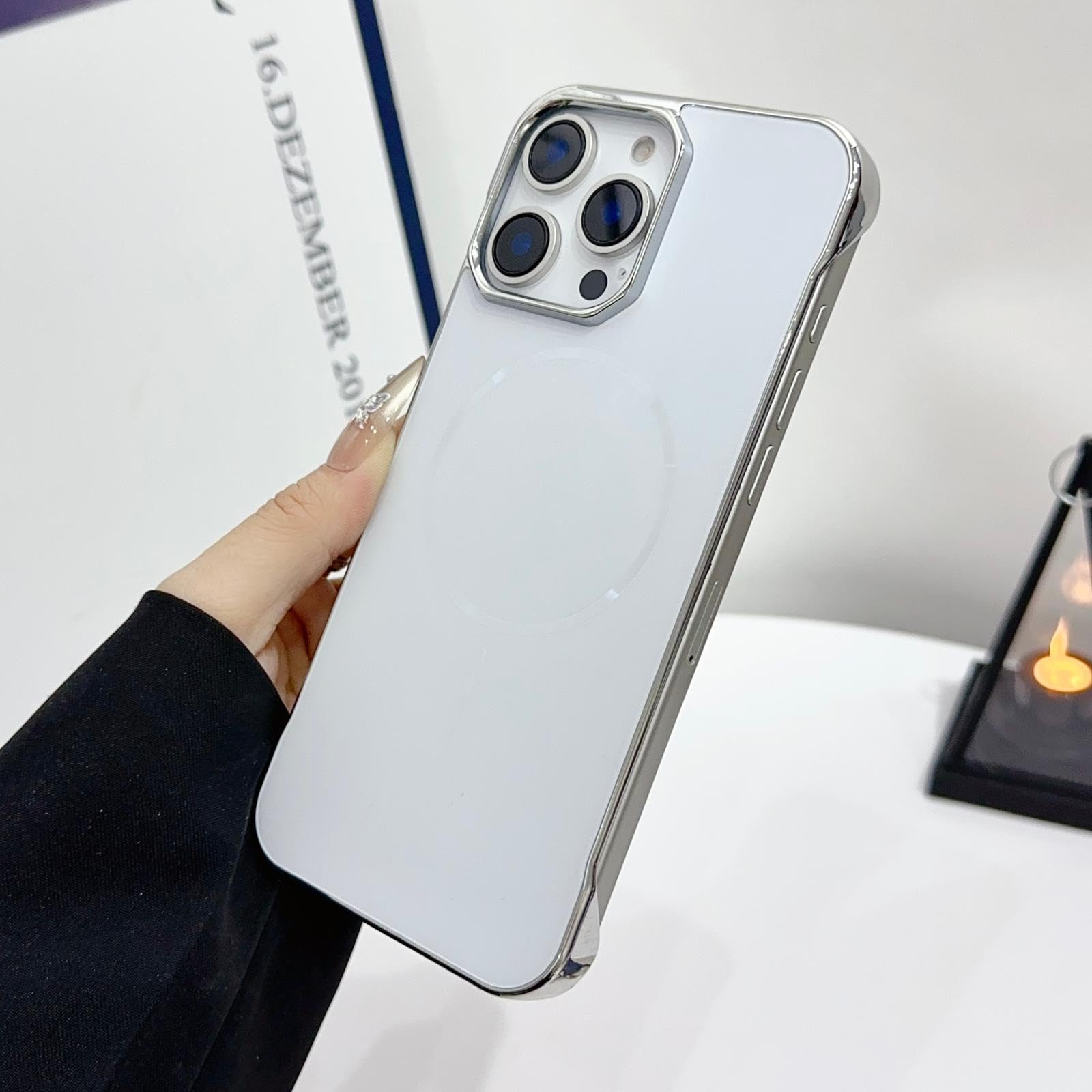 Coque rigide iPhone 16 Pro Max sans bordure et mate argent