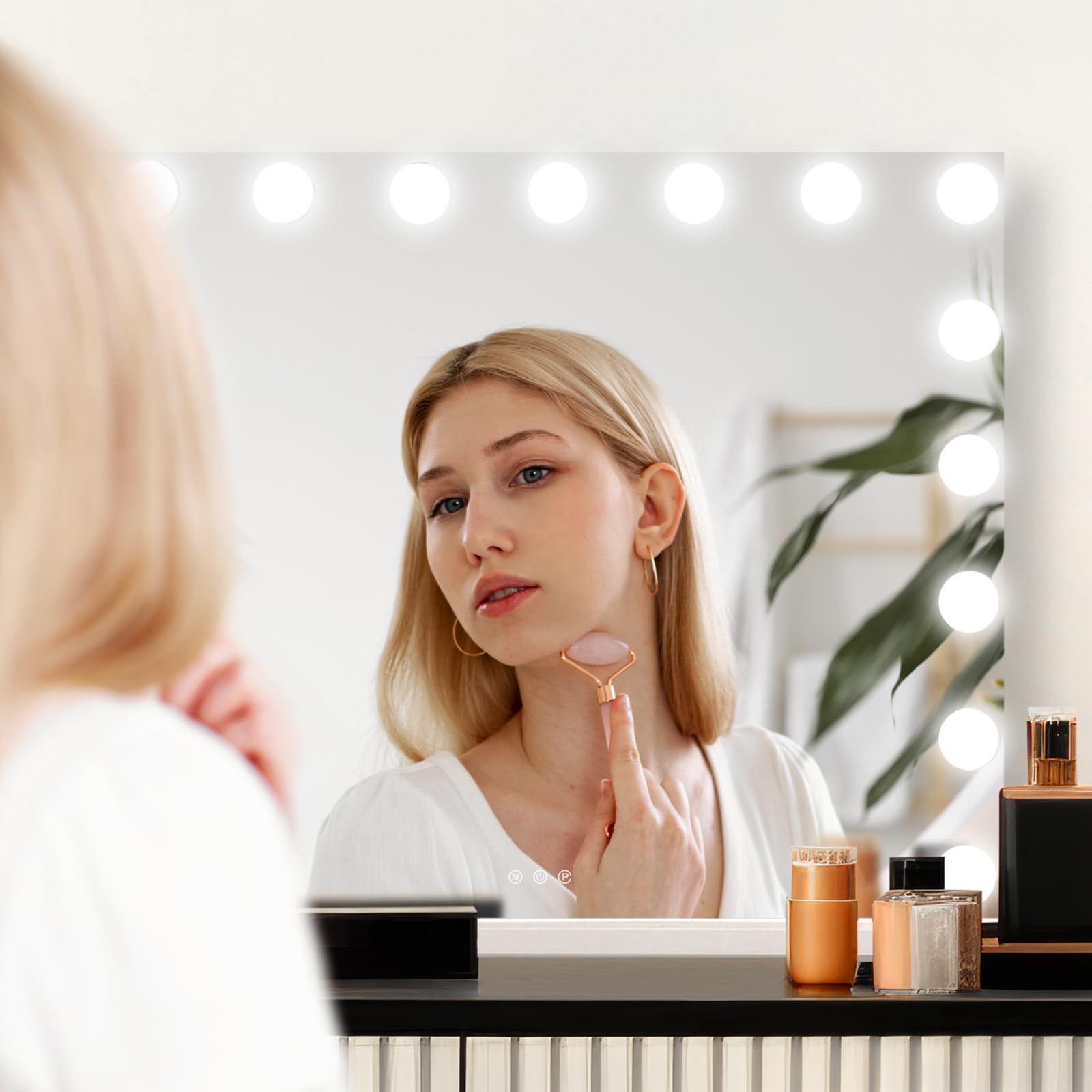 Specchio da trucco con illuminazione, 80 x 60 cm, Hollywood, con 18 LED | Specchio cosmetico con 3 colori di luce, con USB, ingrandimento 10x, touch control, piano da tavolo, bianco