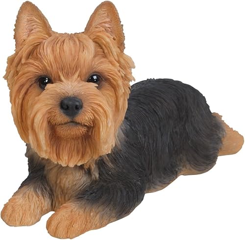 Hi-Line Gift Ltd Estatua de perro Yorkshire Terrier de resina acostado
