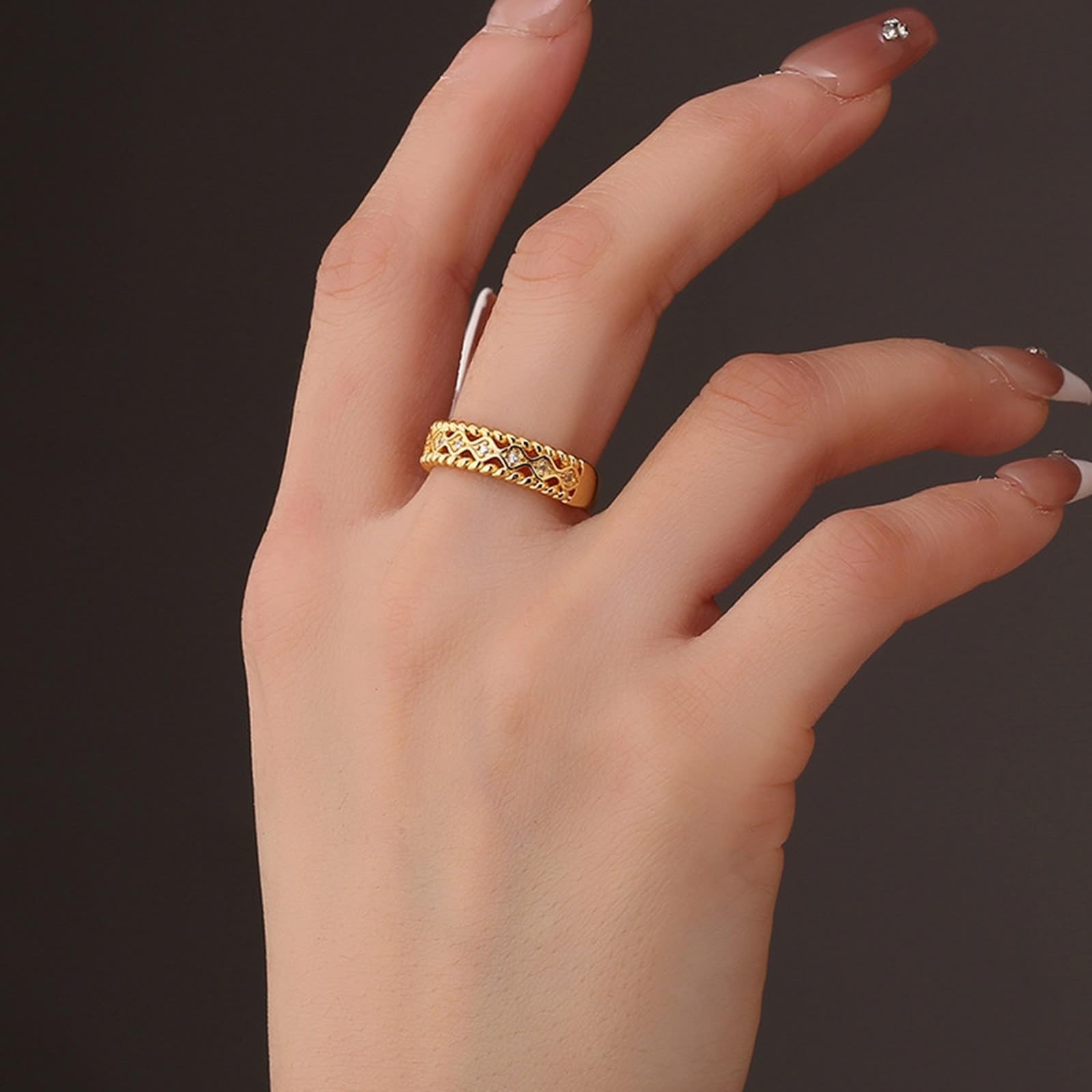 9 Karat/14 Karat/18 Karat Gelbgold Zierlicher Ring Moissanit Weiß, Hohler Vintage Ring Damen