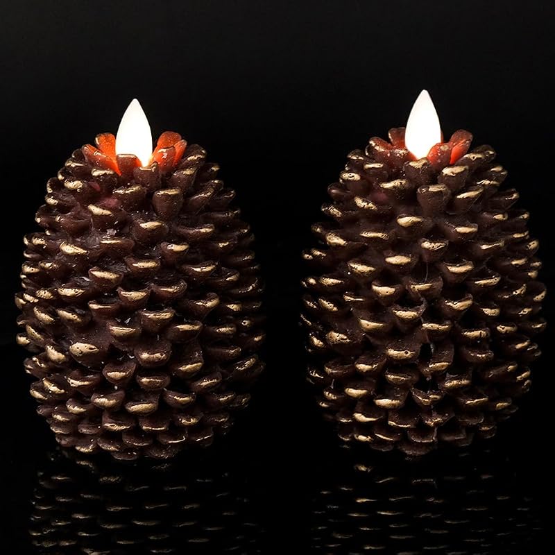 Velas sin llama Wondise con temporizador de 6 horas, funciona con pilas | Velas parpadeantes de cera real con forma de cono de pino para decoración navideña y otoñal, juego de 2, marrón (D3.5 x H4.7 pulgadas)
