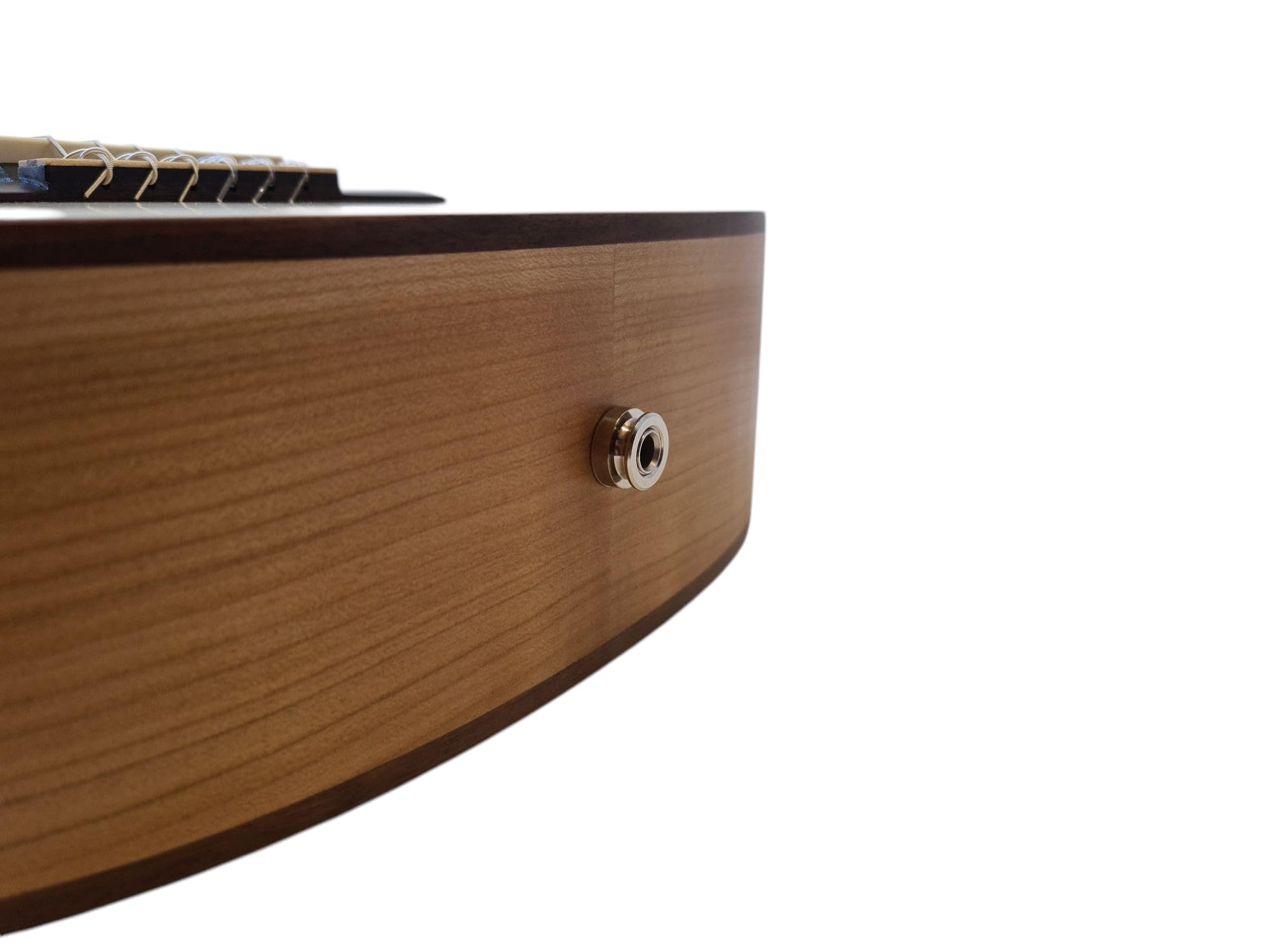 Konzertgitarre 3/4 WoidBua SS200 massiv Fichte Kirsche Preamp Tuner inkl. Gigbag – für Kinder 9–11 Jahre – Volksmusik Gitarre mit Fishman Presys – warmer Klang, seidenmatt lackiert