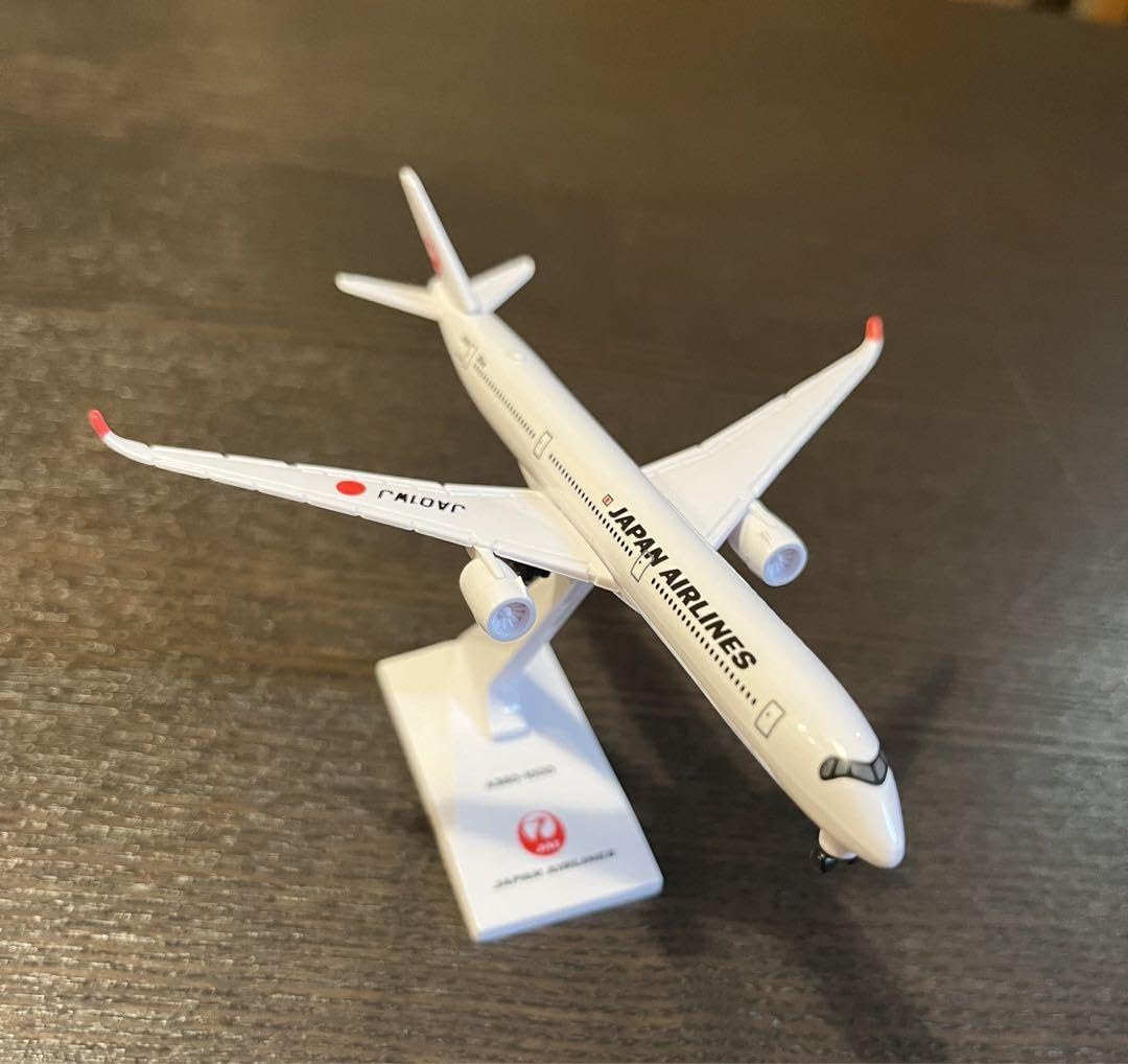 JA8101 JAL 日本航空　飛行機模型　フィギュア　鶴マーク　メタル台座付き JA8101 JAL 日本航空 飛行機模型 フィギュア 鶴マーク メタル
