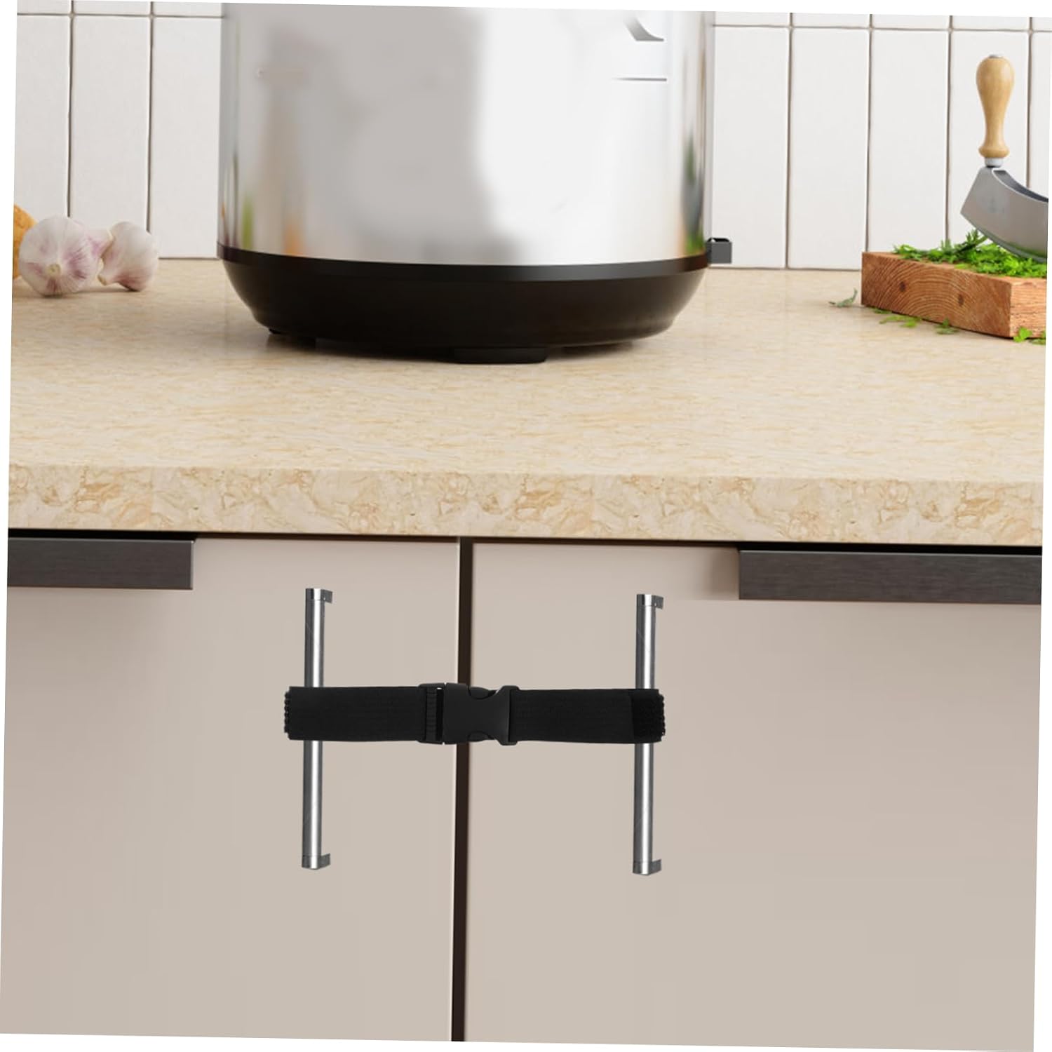YARNOW 4pcs Safety Straps Anti-tip Furniture Strap Kitchen Cabinet Locks Safety Cabinets Locks Proof Doors Locks Safe Door Lock Black Polyester