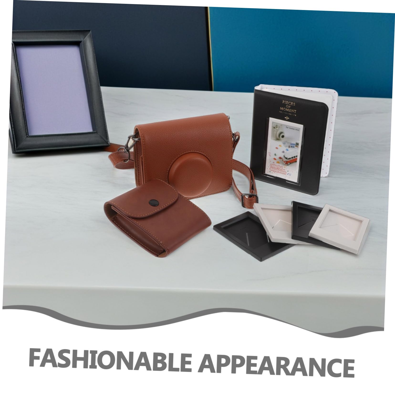 Homoyoyo Protectora de PU para Cámara Mini con Correa Ajustable Álbum de Fotos y Protector de Pantalla de Cristal Templado Compatible con Instax Mini Bolso de Hombro para Viaje Pack Marrón