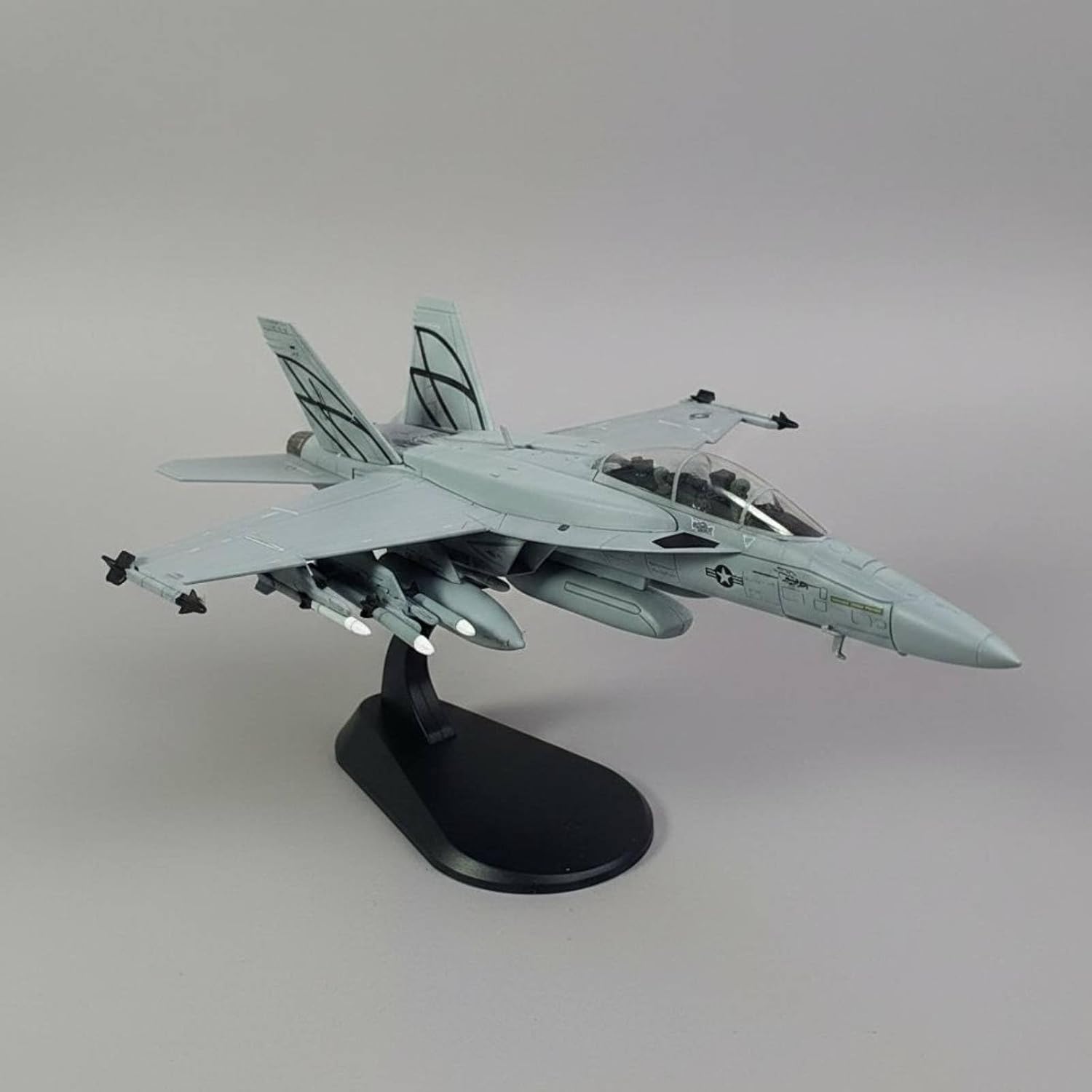 1/100 Scale Diecast Jet Detachable Landing Gear Fighter Jet Model Highly Detailed Aircraft Model for Desk Decoration