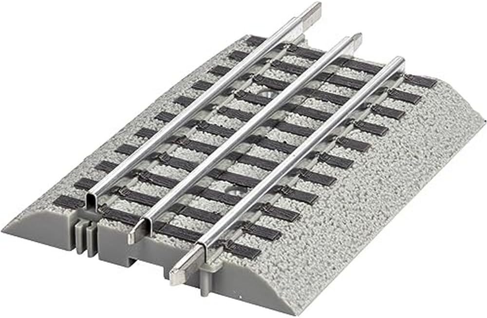 Lionel FasTrack 4.5" Straight Track, O Scale, Plastic, Easy Snap Together Locking Mechanism, Patented Center Half Pin, Two Terminal Sections
