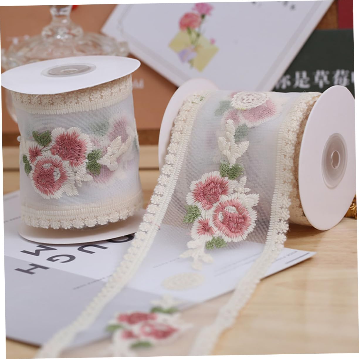 VILLCASE 4 Rollos Material De Accesorios Para El Cabello De Encaje Rosa Bordado Ribete De Encaje Rojo Decoración Artesanía Bralette De Apliques De Bordado De Cinta Tela