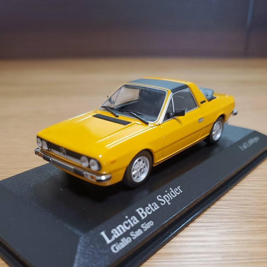 LANCIA BETA 1:18 1/18 SPARK ランチア LANCIA BETA 1:18 1/18 SPARK ランチア - メルカリ