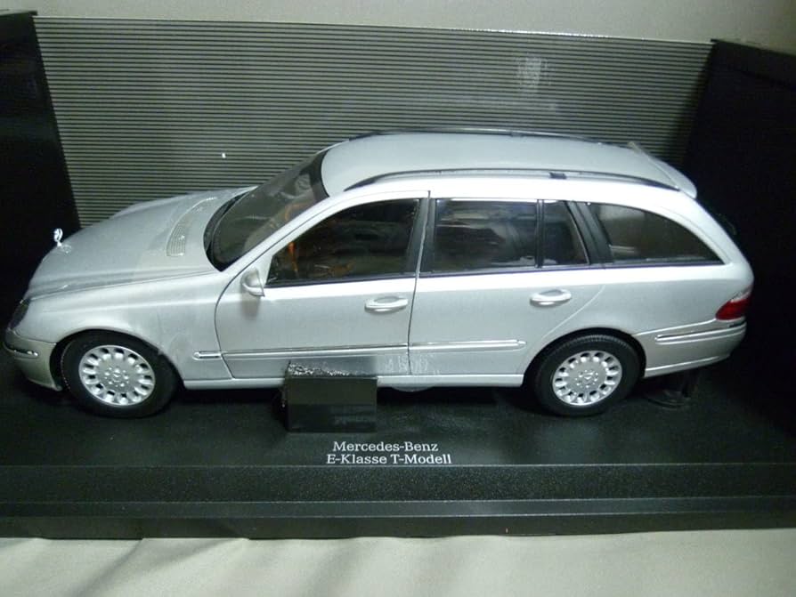 京商 1/18 Mercedes-Benz E-Class RARE 1/18 Kyosho Mercedes-Benz MB E-Class E-Klasse W211