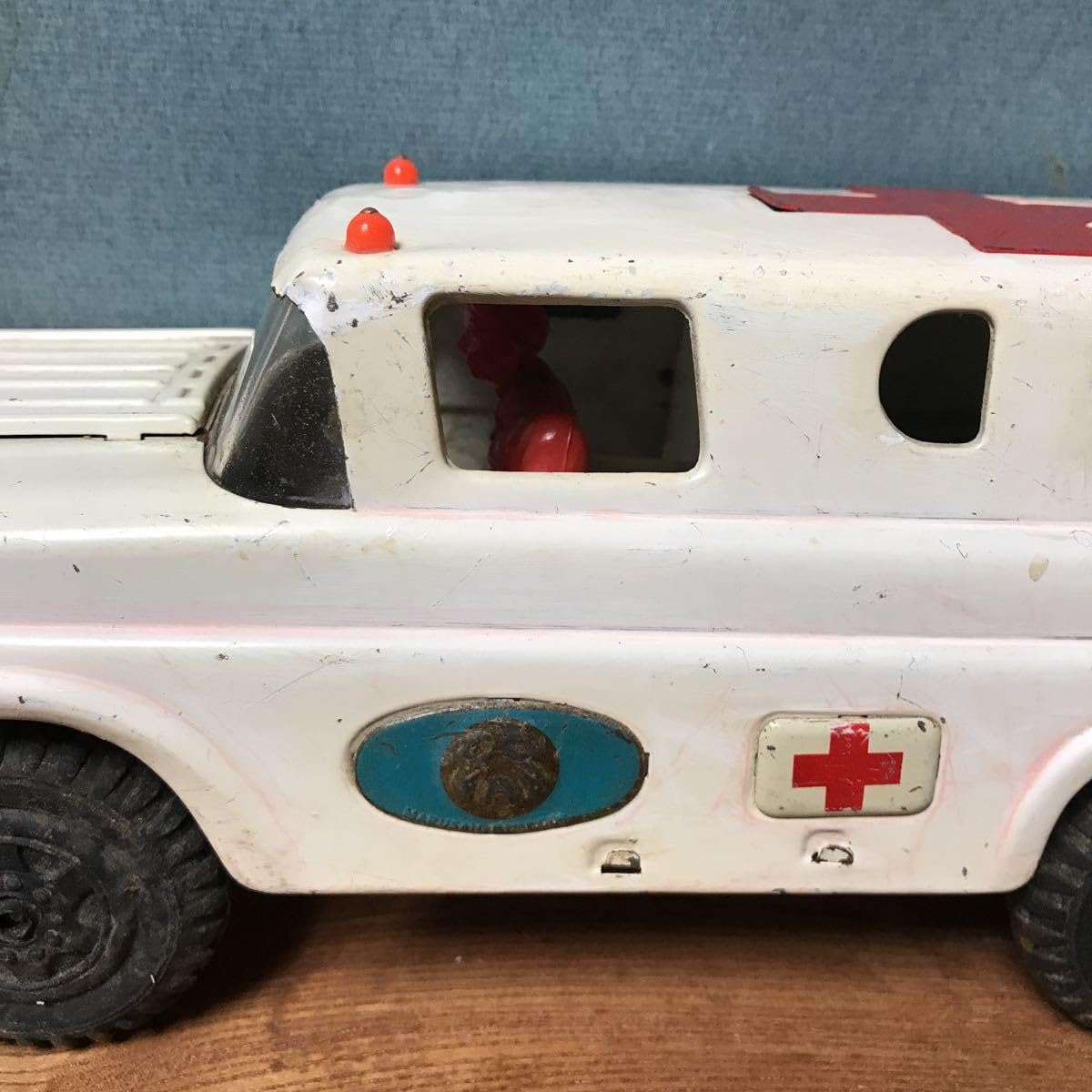 Amazon.co.jp: マルサン ブリキ 救急車 フリクション 昭和レトロ 当時 