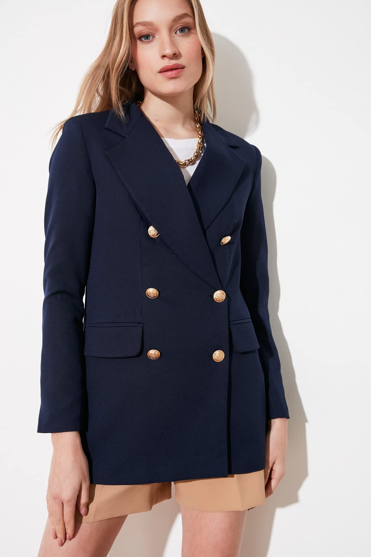 Trendyol Veste Blazer Surdimensionnée À Boutons Bleu Marine Trendyol Veste Blazer surdimensionnée avec Boutons Bleu Marine Femme (Lot de 1)