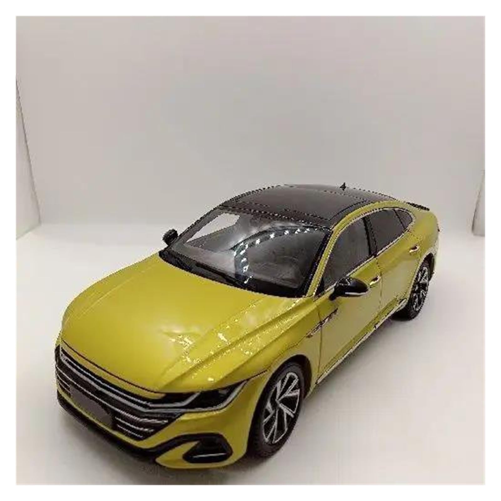 BANKOTO Diecast Car 1:18 For VW For CC Diecast Alloy Car Model Hobbies Collections Collectible