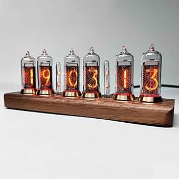 Nixie Tube　座面が鋲で打たれてるアンティークチェアー Nixie Tube 座面が鋲で打たれてるアンティークチェアー Nixie