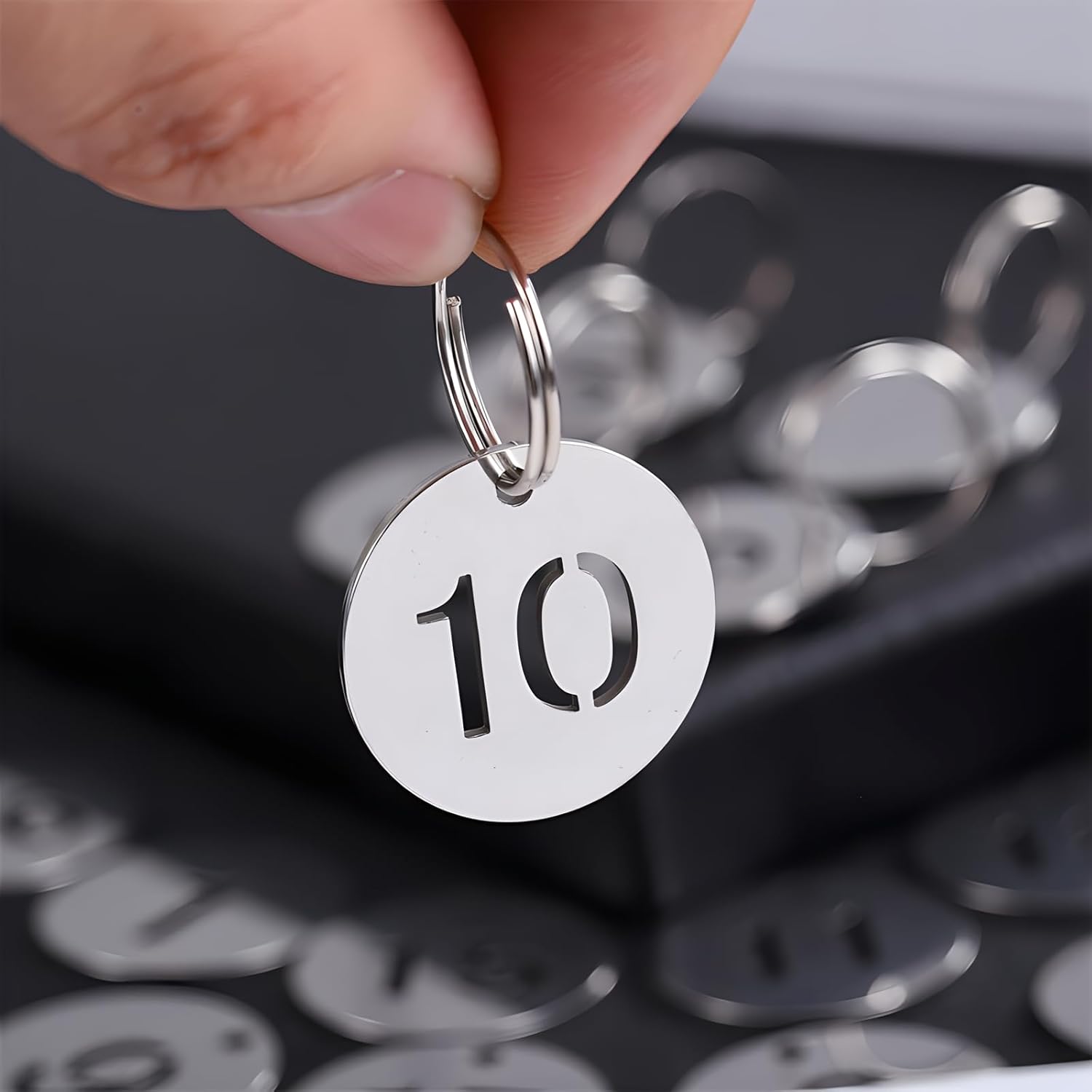 Key Tags, Round Metal Number Tags Stainless Steel Number ID with Hole Number Key Ring Chain with Split Ring for Organized Coding Key Box Cabinet System Identifiers (Round 1-100)