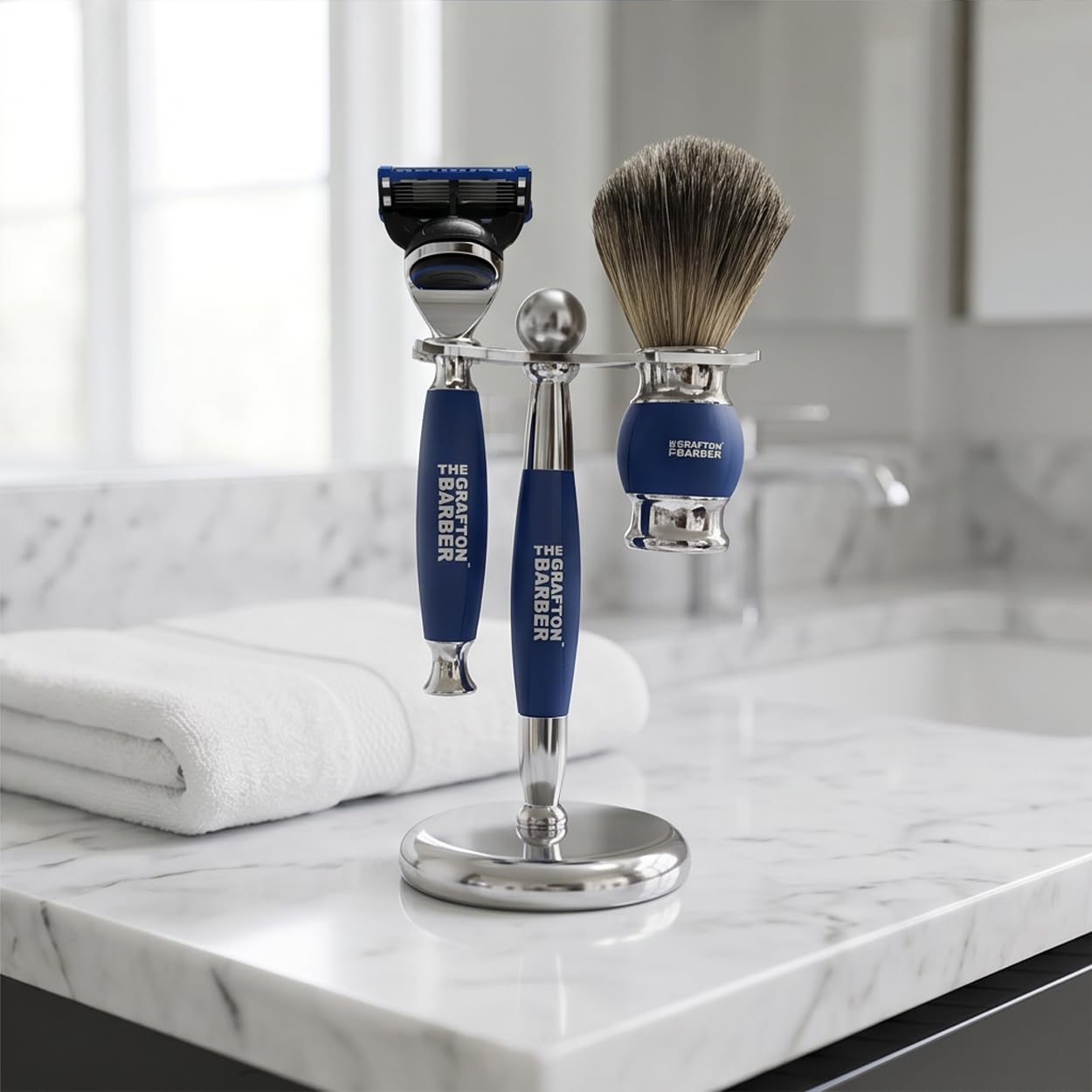Kit de support de rasage de qualité supérieure en acier inoxydable – Kit de rasage humide de luxe pour homme avec rasoir de sécurité, blaireau et support – Kit d'entretien professionnel de style