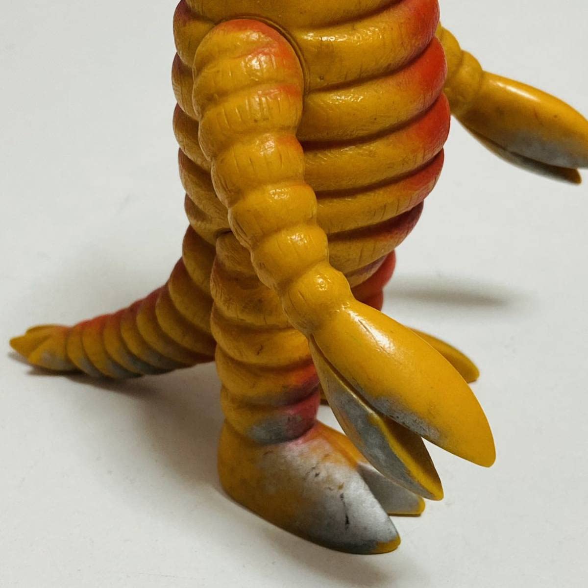 Amazon.co.jp: ブルマァク 円谷プロ サドラ ミドルサイズ ソフビ 