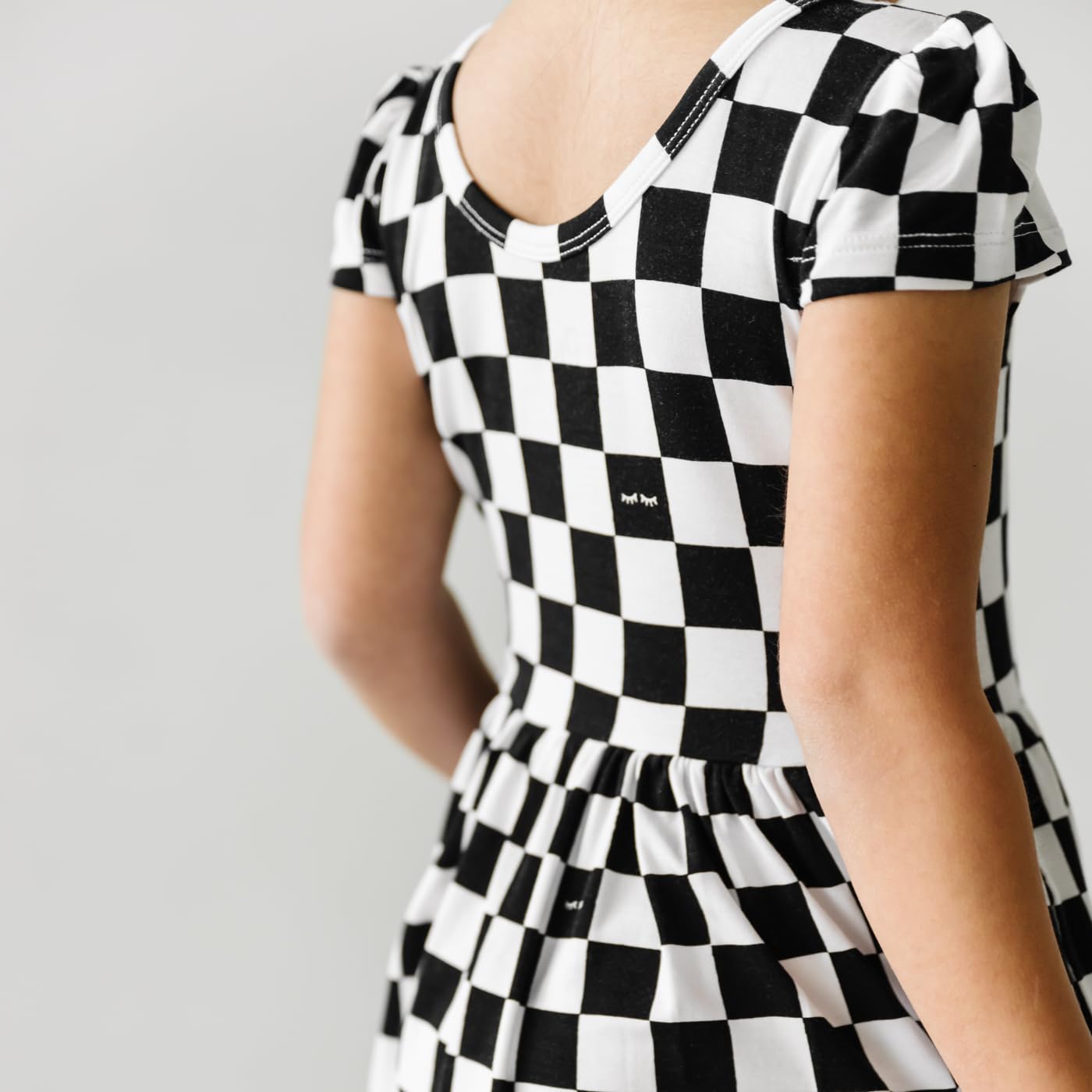 Little Sleepies Skaterkleid mit Flügelärmeln – Kleinkind-Mädchen, Viskose aus Bambus, Kinderkleid mit Taschen und atmungsaktivem Wirbelrock