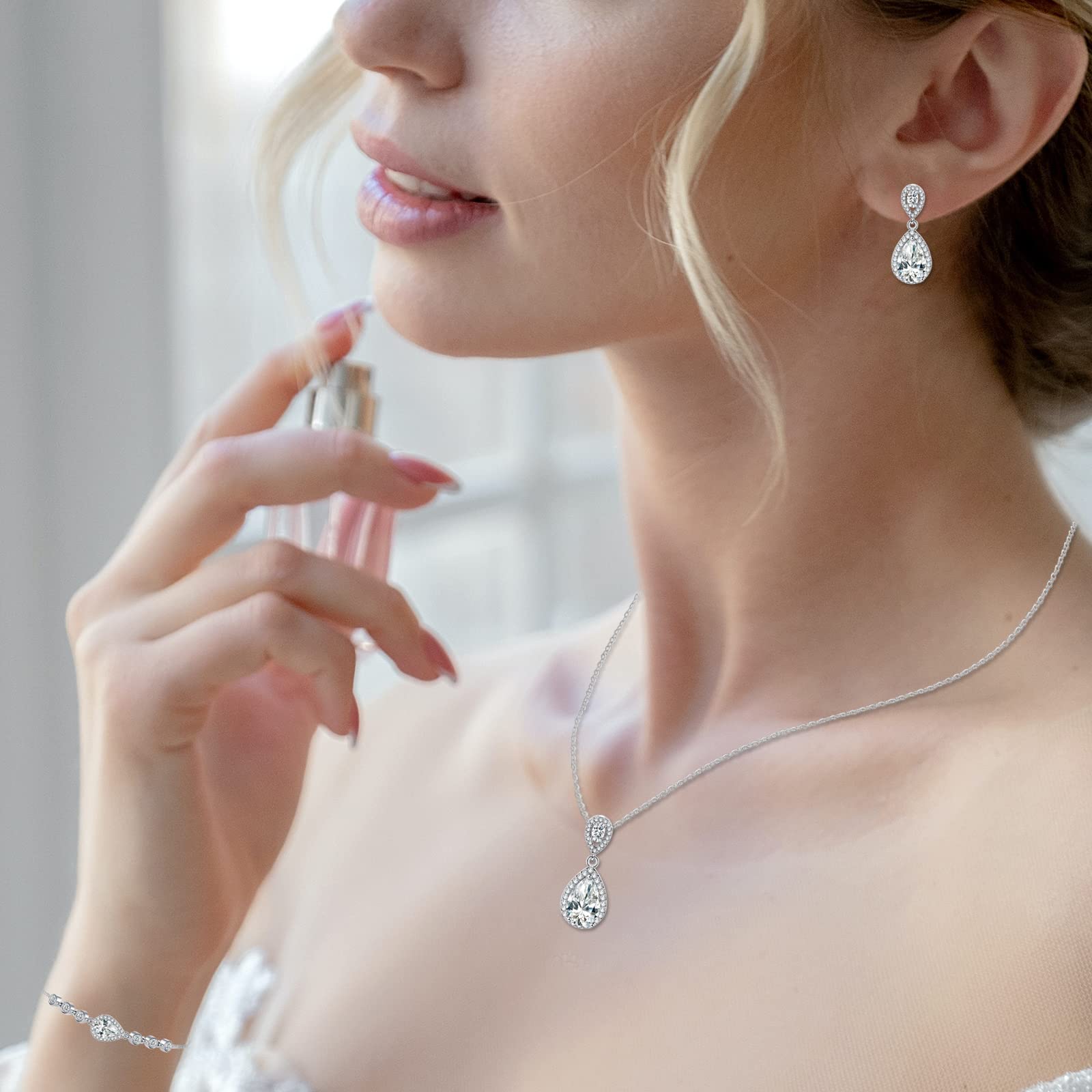 DHQH Set di 4 gioielli da sposa per damigella d'onore con zirconia cubica collana a goccia orecchini braccialetto anello set di gioielli per damigella d'onore per donne gioielli regalo per feste