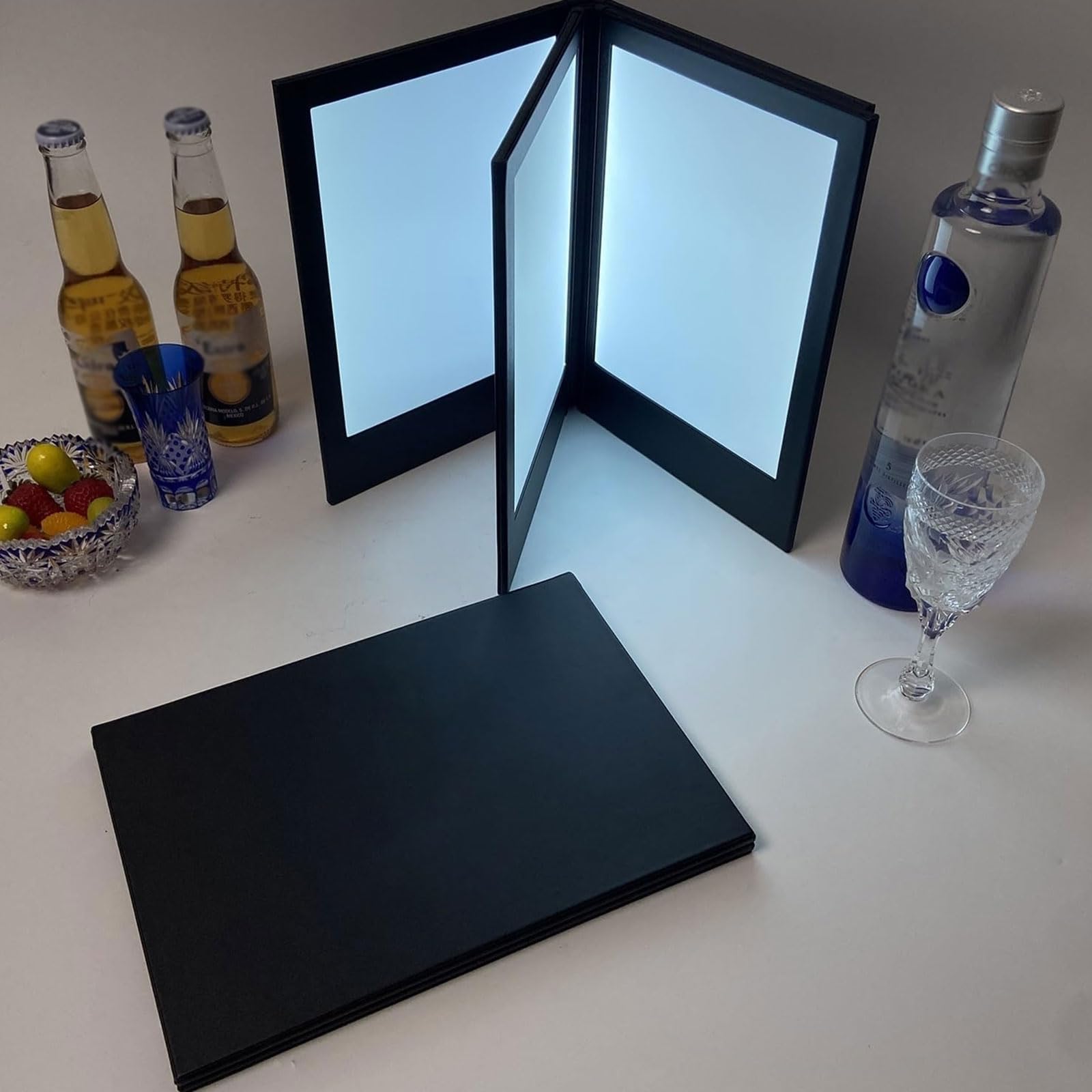 Soporte de cubierta de menú recargable, pantalla de menú iluminada personalizable, diseño plegable de doble panel para restaurantes, bares y cenas finas