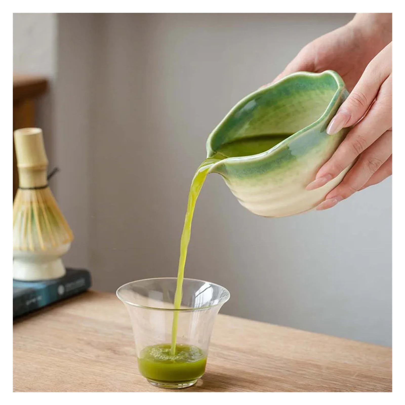 Juego de herramientas Matcha 2 piezas, cuenco con boquilla cerámica y soporte for batidor huevos(Matcha green)