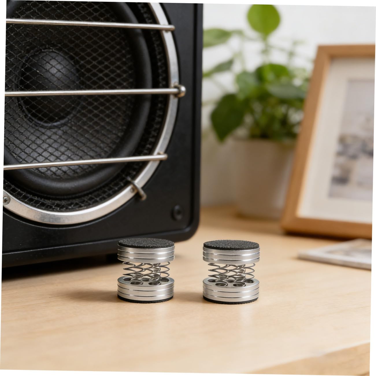 4 pezzi Piedini Isolanti Altoparlanti con Molla Supporto Anti-vibrazione per Subwoofer e Diffusori Protezione Pavimento Piedini Casse Audio Acciaio Inossidabile Facili da