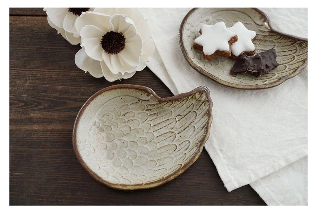 【よしざわ釜】oldwhite 白鳥の小皿＜金彩＞ Amazon.co.jp: よしざわ窯 oldwhite 白鳥の小皿1客 ＜金彩＞ : ホーム