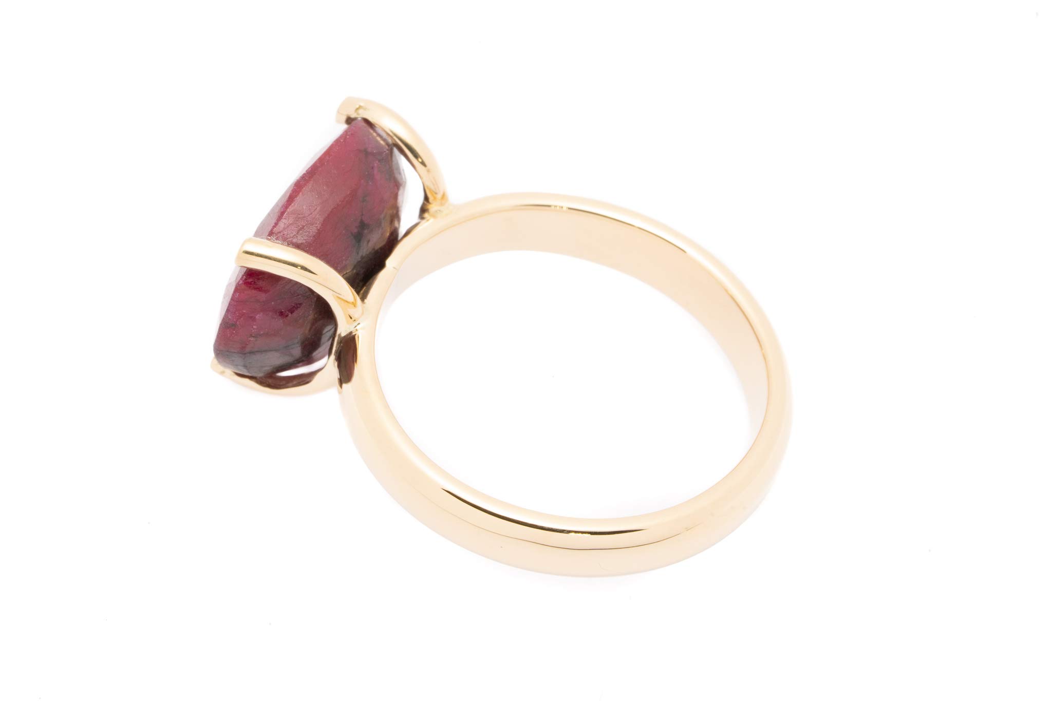 Gelbgold Ring mit Rubin