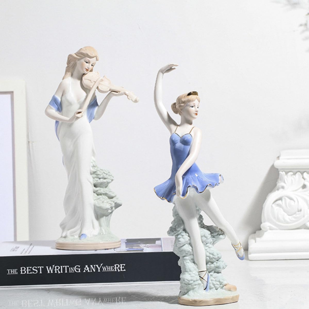 Figura Estatua de Cerámica en Tonos Claros Estilo Europeo para Decoración