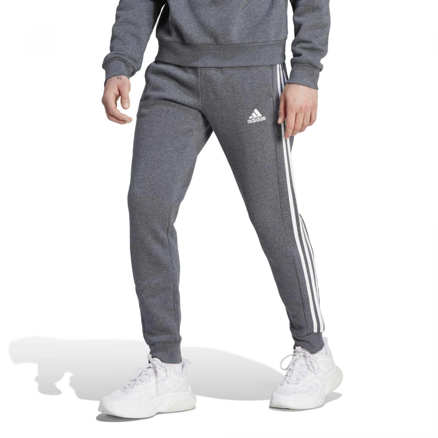 adidas Herren Essentials Fleece 3-Stripes Tapered Cuff Pants, dark grey heather, M