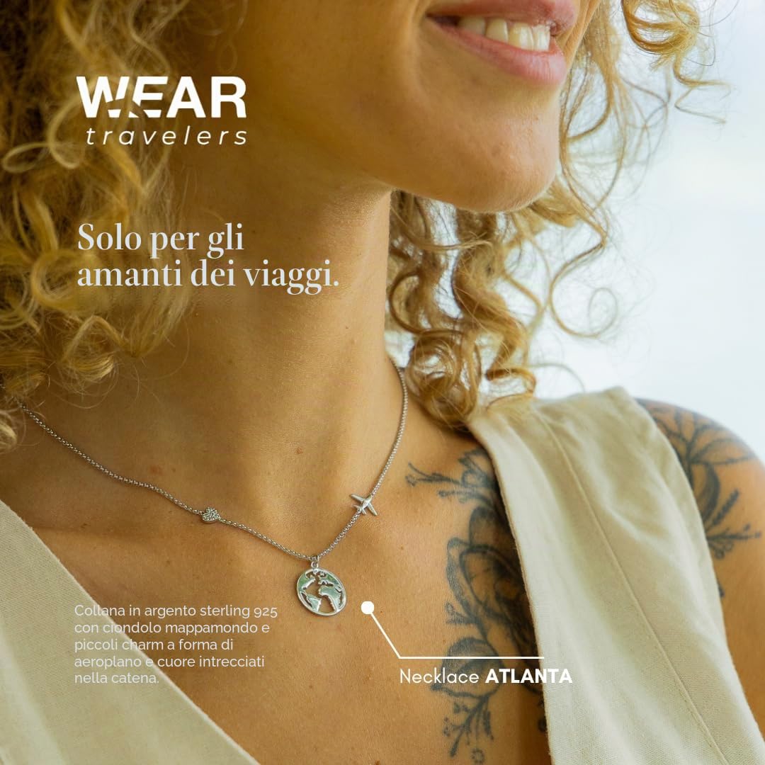 WearTravelers Collana Mappa del Mondo con Aereo e piccolo cuore luminoso in Argento 925 - Idea Regalo per Donna Viaggiatrice - Prodotto Made in Italy - Modello Atlanta