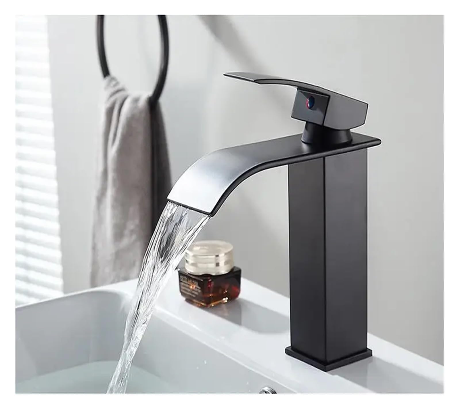 Robinet cascade de lavabo noir laiton anti éclaboussure eau chaude froide