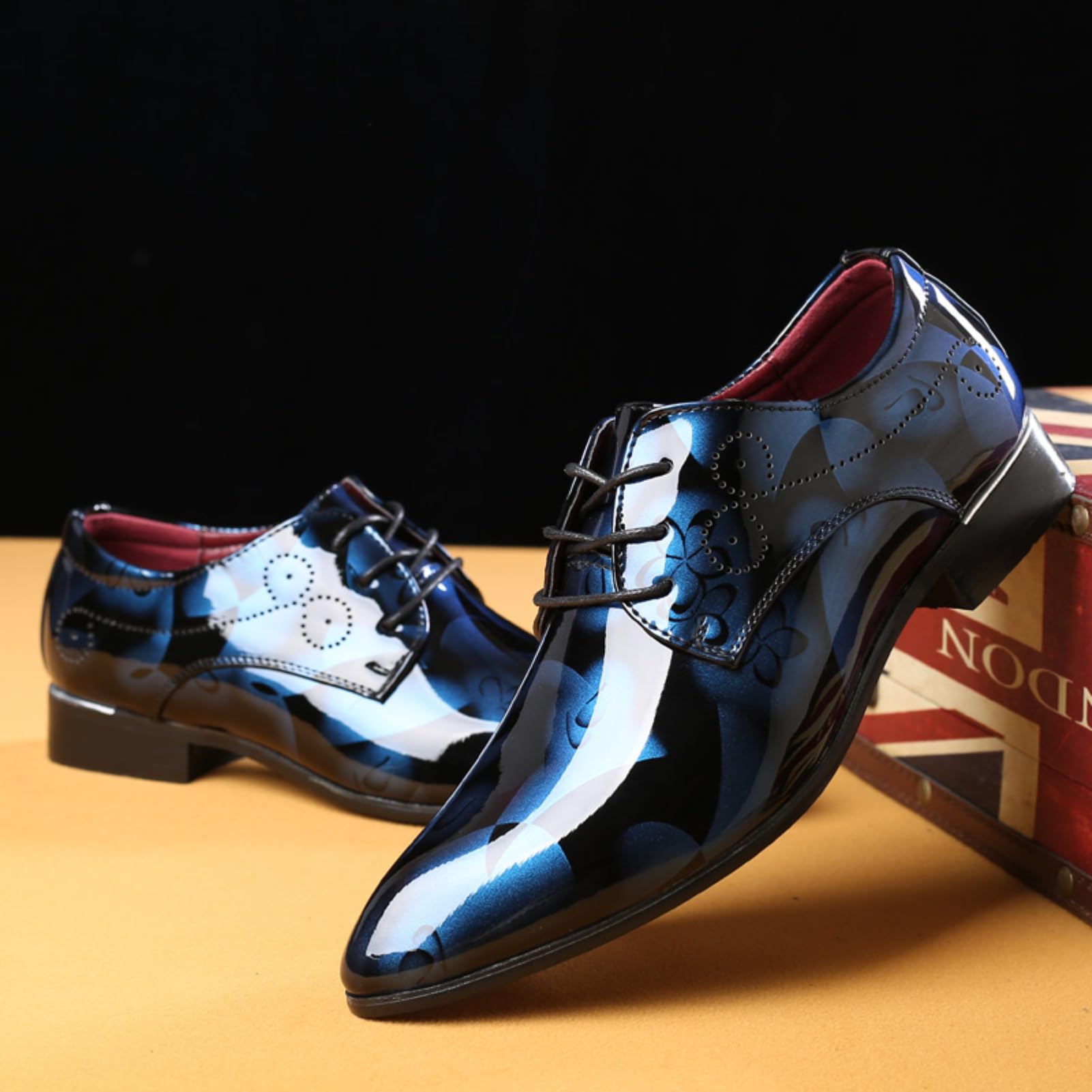 Buty Oxford dla mężczyzn Derby buty męskie formalna sukienka biznesowa sznurowane buty klasyczne oddychające lakierowane wsuwane półbuty niebieskie złoto szary czerwony czarny brązowy khaki rozmiar